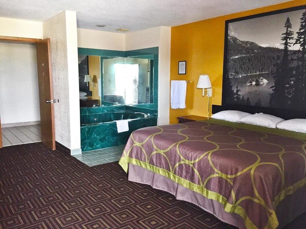 Super 8 By Wyndham Seguin Hotel Eksteriør billede